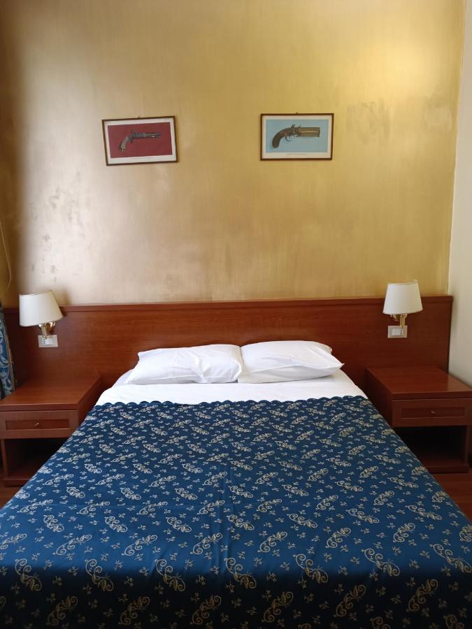 Opera Italian Suite Rome Bagian luar foto